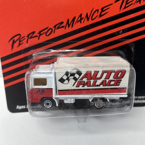 MATCHBOX VOLVO CONTAINER TRUCK WHITE AUTO PALACEš„ - Picture 2 of 6