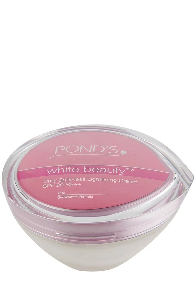 POND'S White Beauty Naturals Spot-Less Lightening Cream 50g pack with SPF 15 PA+ - Image 3 of 4