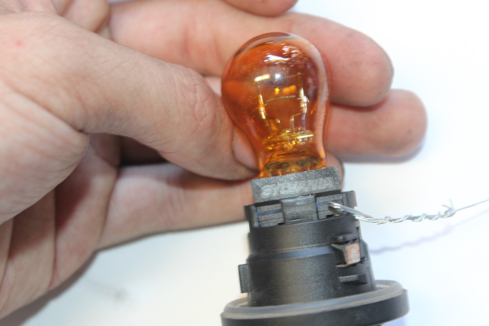 20062010 BMW E60 525i TURN SIGNAL PARKING LIGHT BULB R2616 eBay