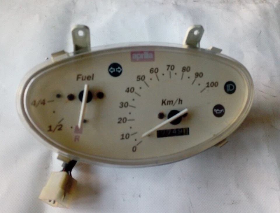 Strumentazione contachilometri Aprilia Scarabeo 2T prima serie 1993 1997 - Immagine 2 di 4