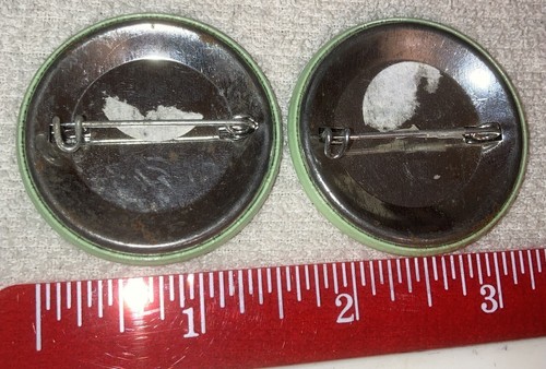 Pair Of Pinback Buttons Bowler WI Bowler Fish & Game Club Member 1982 - Picture 3 of 4