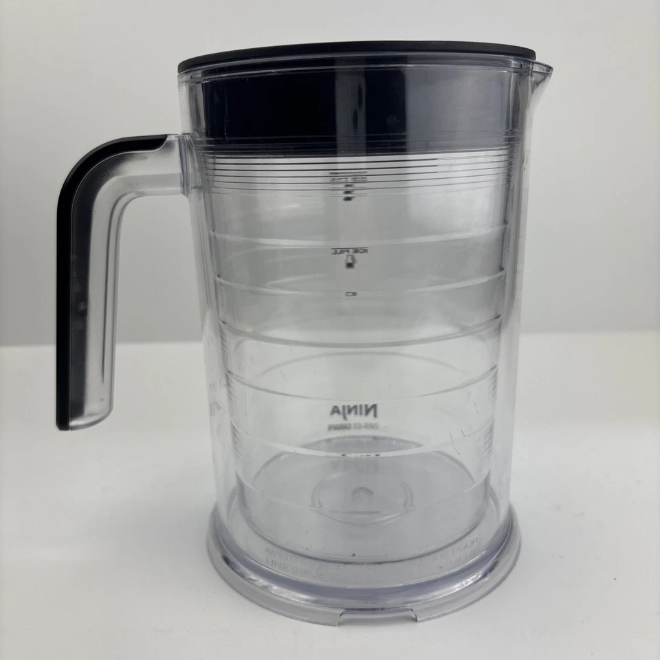 Jarra de relleno para máquina de helados Ninja Over negra transparente NC300 Foto 4 de 4