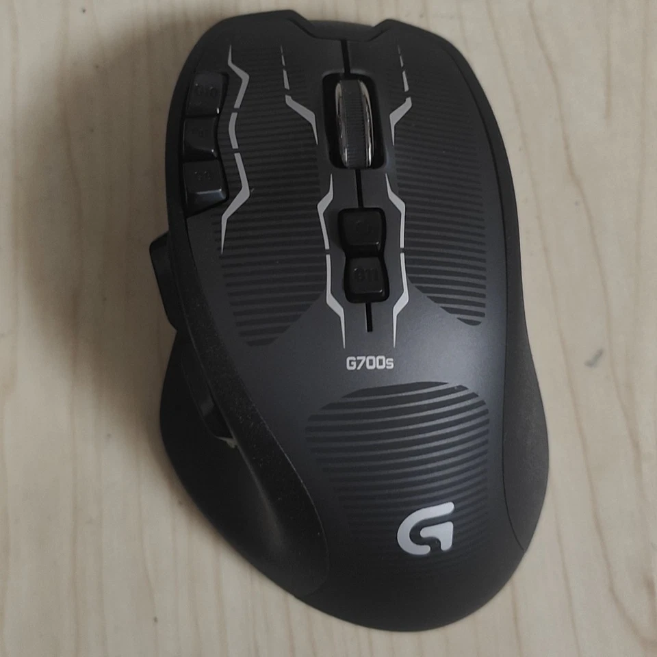 Logitech G700s Wireless Mouse Ergonomic Design Perfect for Gaming - Image 2 of 4