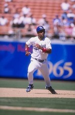 Raul Mondesi Los Angeles Dodgers in action at a game v the Cincinn- Old Photo