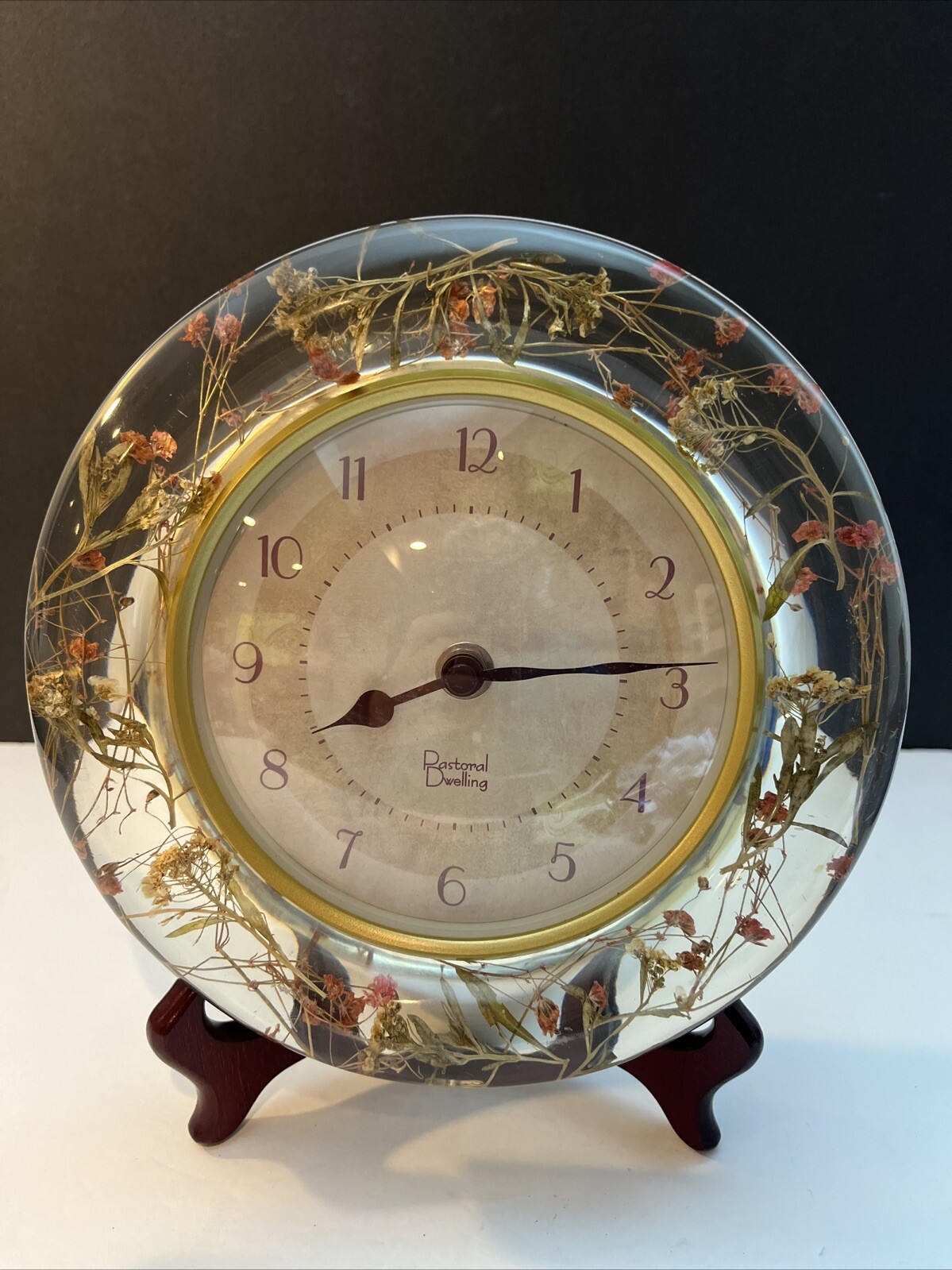 Vintage Lucite Wall Clock Acrylic Resin with Dried Flowers Pastoral Dwelling 8"