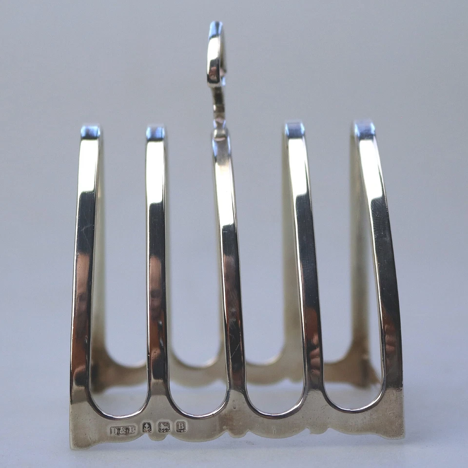 Antique English sterling solid silver 4 slice gothic arch Toast Rack 64g C.1926 - Image 3 of 4