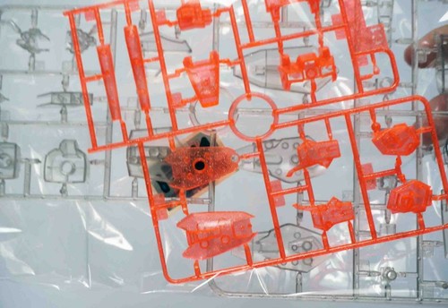BANDAI HGBF 1/144 Scramble Gundam Plavsky Particle Clear model kit - Picture 6 of 11