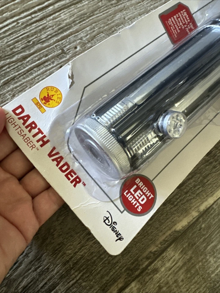 Star Wars Luke Skywalker Lightsaber Telescoping Bright LED Lights - Image 3 of 4