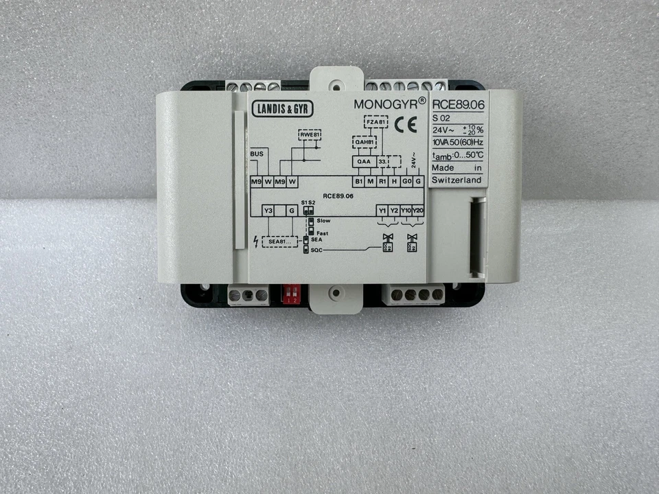 Landis & Gyr Monogyr RCE89.06 Room Temperature Controller Siemens - Photo 4/4