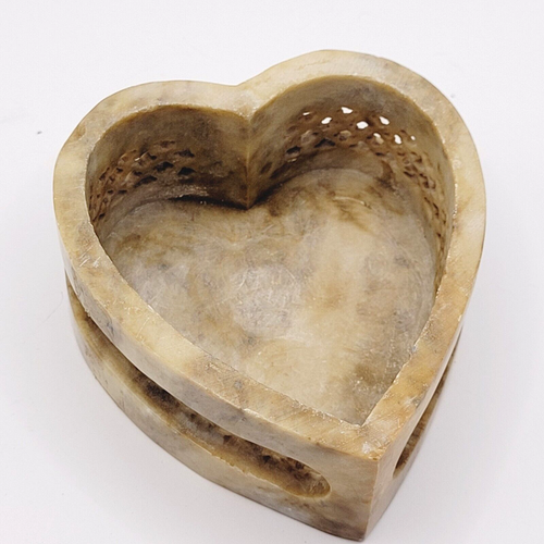 1980s Carved Heart Shaped Soapstone with Flower MOP Inlay Vanity Trinket Box - Picture 16 of 16