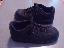 skechers with zipper