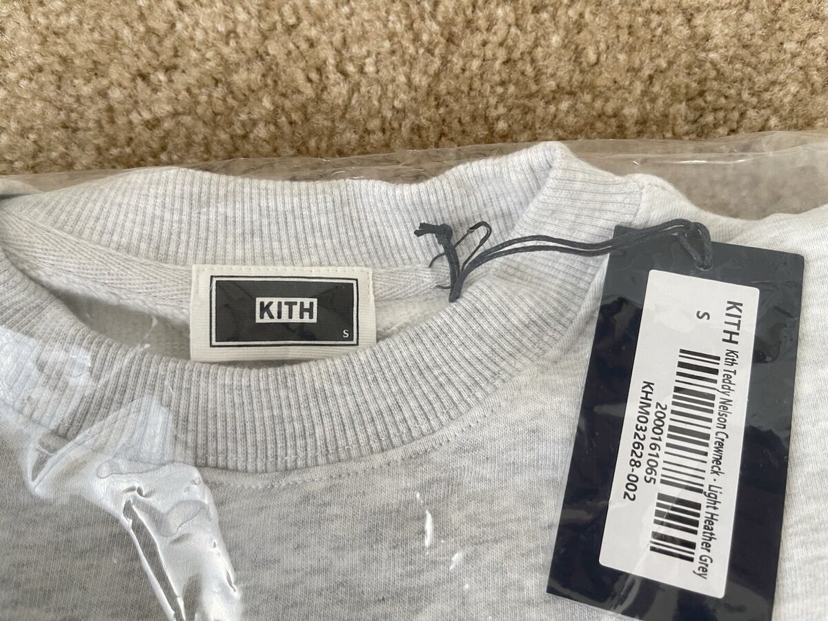 KITH Kithmas 2024 Teddy Nelson Crewneck Light Heather Grey KITH Kithmas 2024 Teddy Nelson Crewneck Light Heather Grey