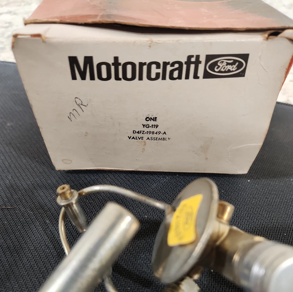 NOS 1974 1975 FORD MUSTANG II 1975 BOBCAT PINTO AIR CONDITIONING EXPANSION VALVE - Image 2 of 4
