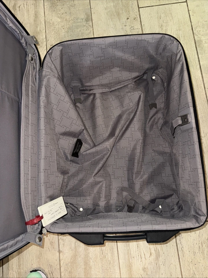 Samsonite Silhouette 17 25" Check-in Expandable Softside 2 Wheel Luggage - Image 4 of 4