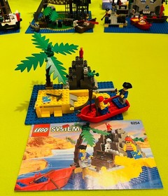 LEGO 30x Pirates Sets Collection 1989-1997 - 6281 6285 6254 6248 6244 6204 1863