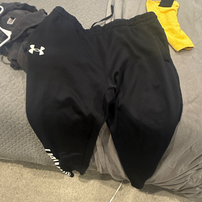 Under Armour Men's XL Regular Black ColdGear Fleece Jogger Pants Drawstring