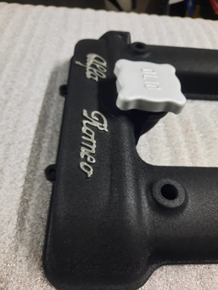 Tapa de válvula original Alfa Romeo Giulia Sprint Spider tipo 105 pintura termorretráctil Foto 2 de 4