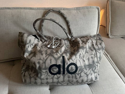 NWT Alo Yoga Gray Tie-Dye Canvas Oversized Tote Bag Gym Travel Shopper Bag