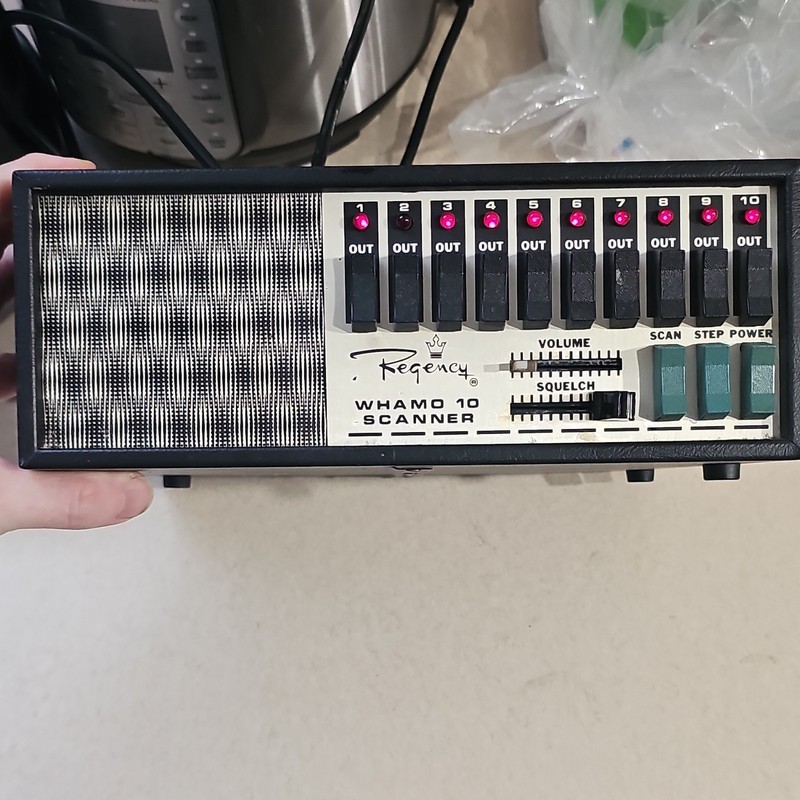 Vintage VTG Regency WHAMO 10 Crystal Scanner 10 Channel Police Radio Powers On