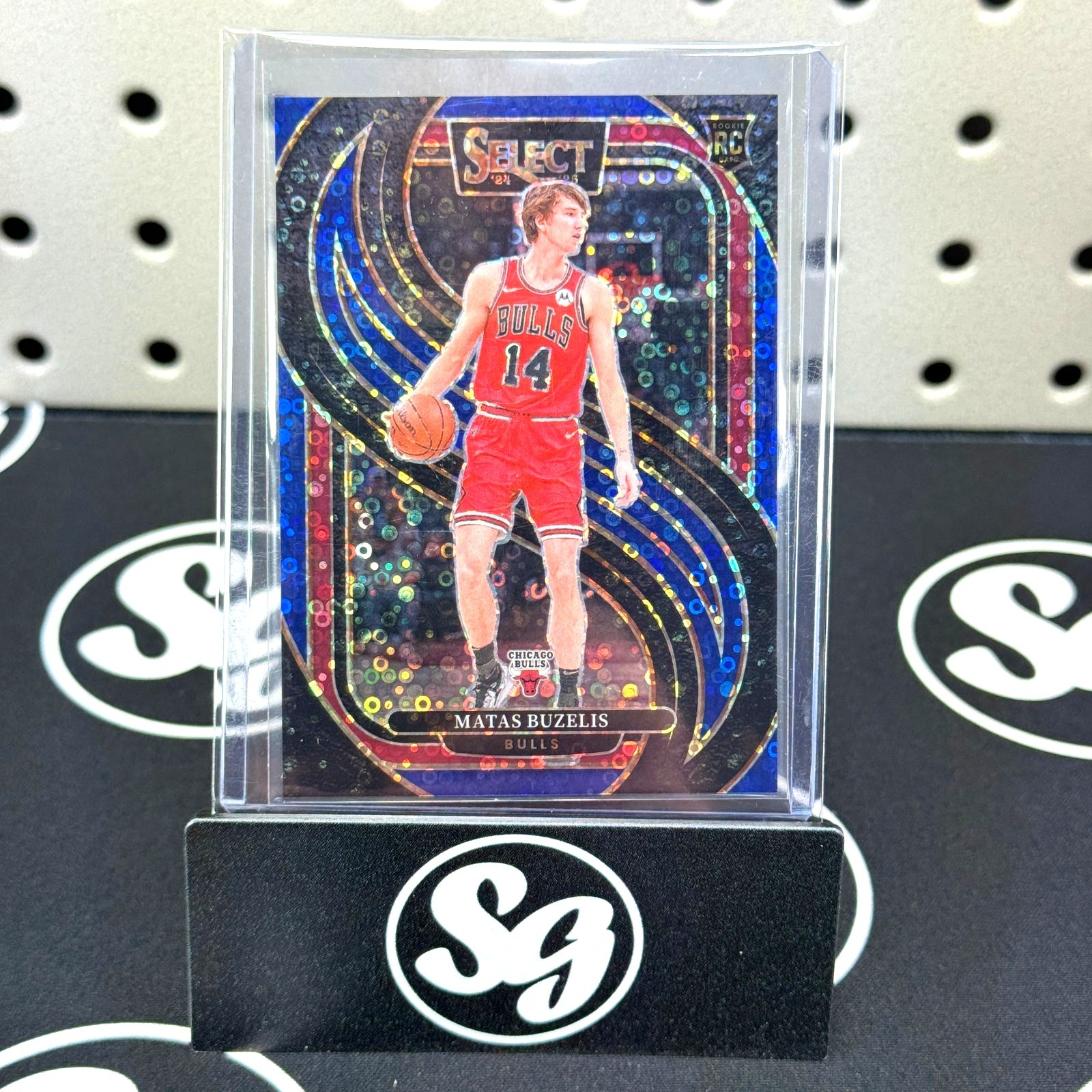 MATAS BUZELIS 2024 Panini Select #166 Premier Blue Disco Prizm SSP /25 Bulls RC