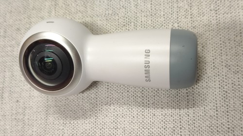 Samsung Gear 360 (2017) SM-R210 fotocamera (DIFETTOSA) - Foto 3 di 7