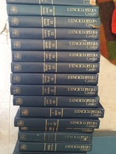 L' ENCICLOPEDIA  COMPLETA GROLIER 24 VOLUMI/Libri INCLUSI 4 ANNUARI. Affare.