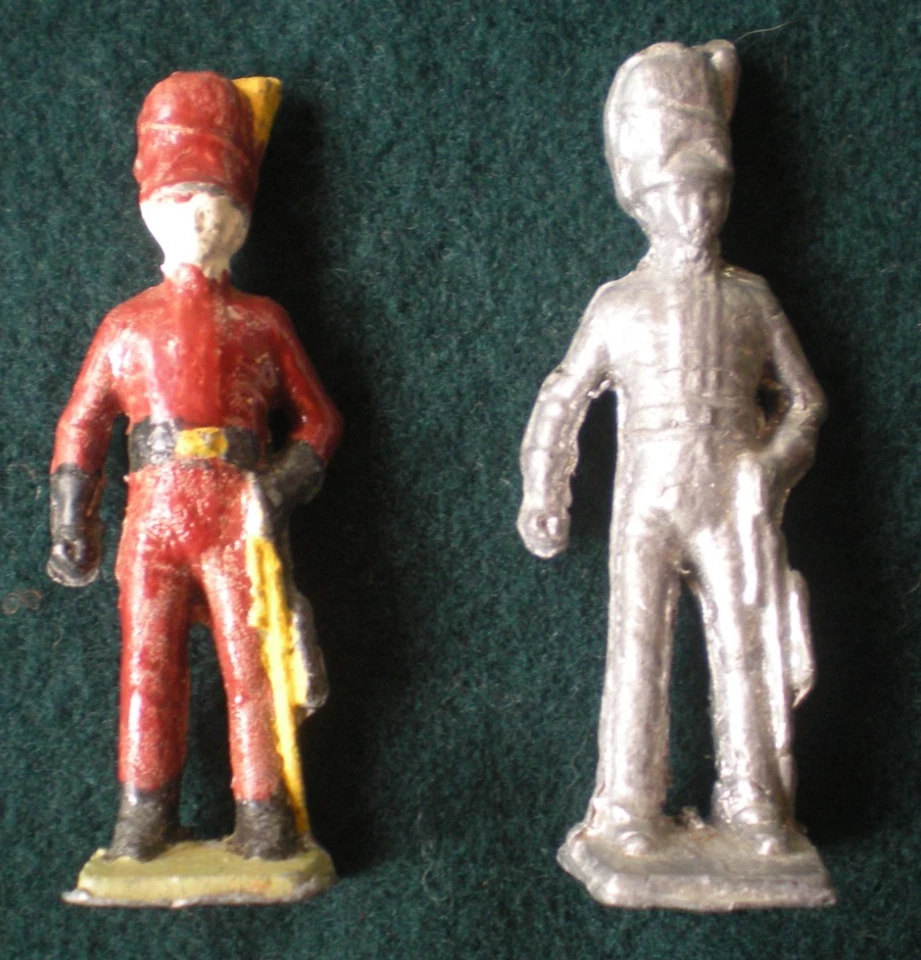 Lot of 22 Vintage Lead Soldiers 9 Painted 13 Unpainted - image 4 of 4