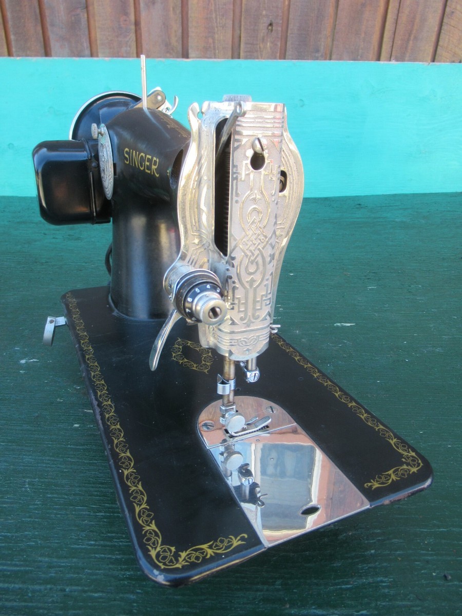 Vintage SINGER Sewing Machine Antique Serial JB583652With Original