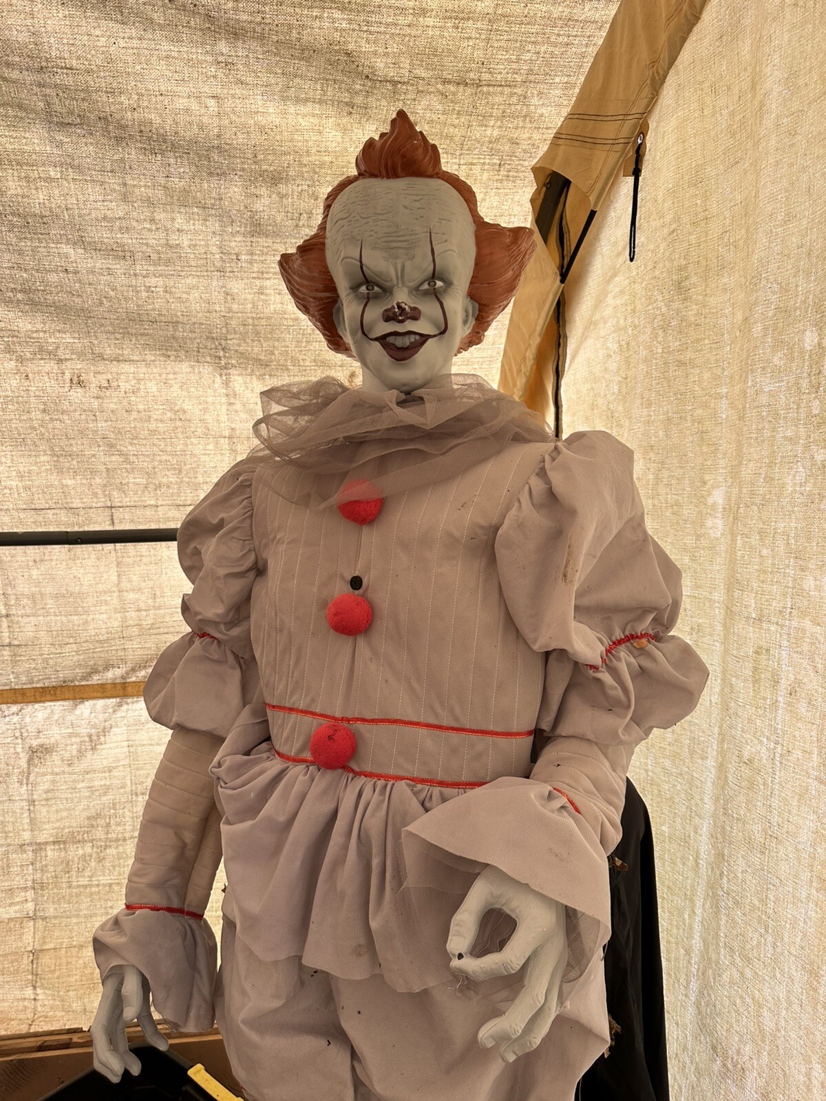 Pennywise- Gemmy 6' Tall Life Size Animated Pennywise Halloween Prop