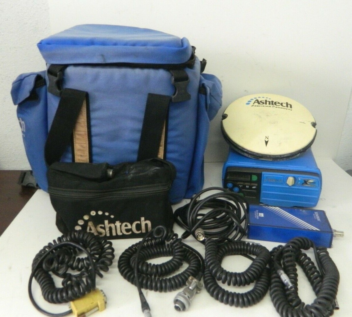 Ashtech ZXtreme 800889 GPS Receiver L1/L2 Surveying System w