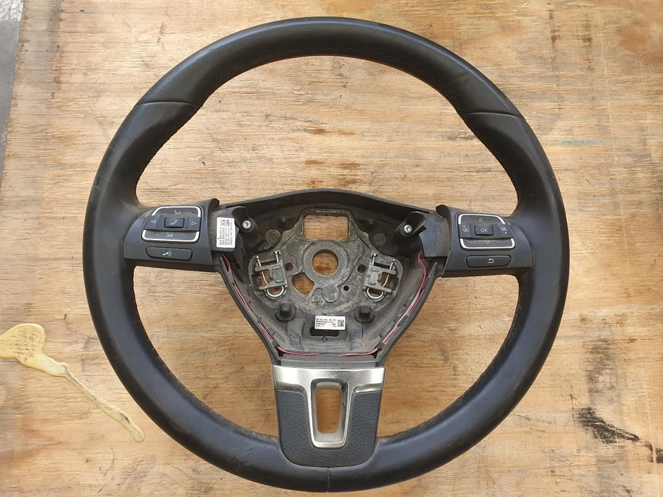 VOLKSWAGEN GOLF STEERING WHEEL LEATHER, STANDARD, NON PADDLE SHIFT TYPE, GEN 6,  - Image 2 of 4