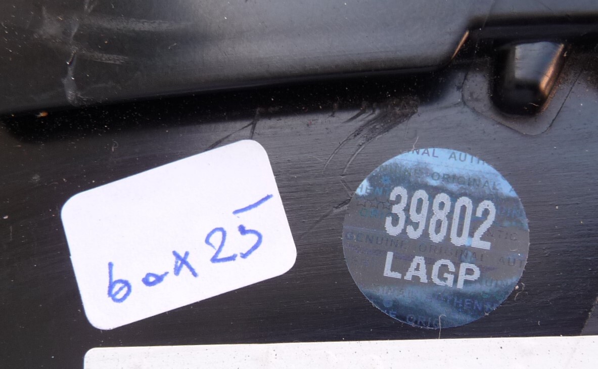 20 -22 Bentley Continental GT BY634 Rear Right Taillight 3SD945096C OE crack