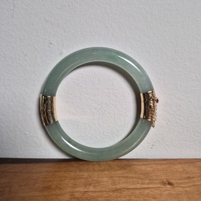 Chinesische natürliche durchscheinende grüne Jade 14k Gold Klemm Armband