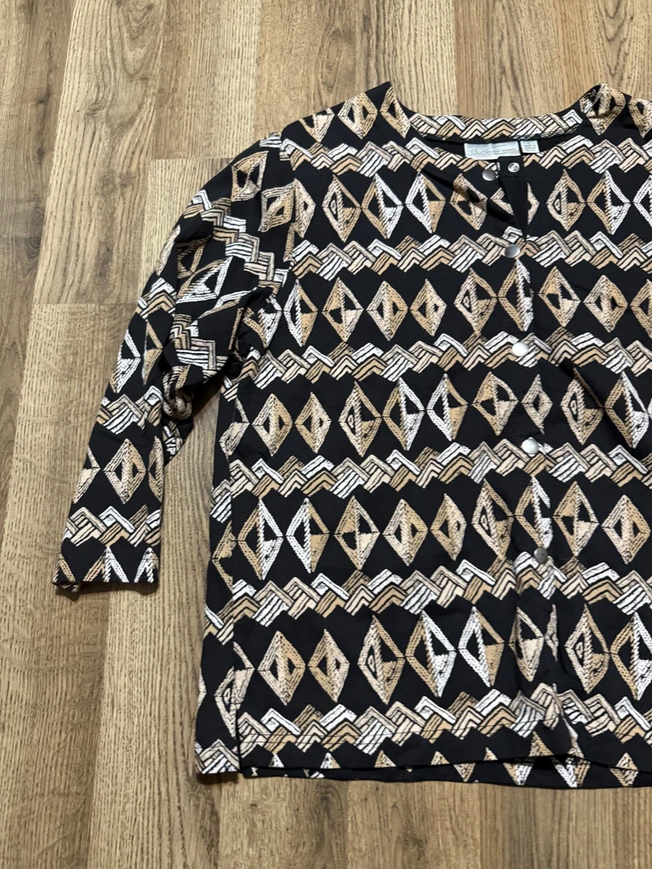 Blusa deportiva Studio Works para mujer grande marrón blanca negra camisa con botones Foto 3 de 4