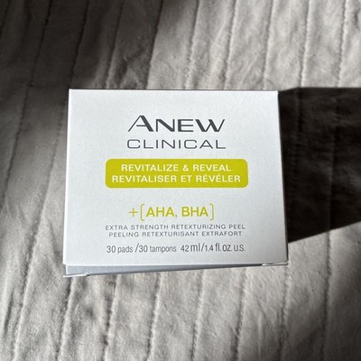 AVON  ISA KNOX ANEW CLINICAL ADVANCED WRINKLE CORRECTOR + AHA Exfoliating Pads
