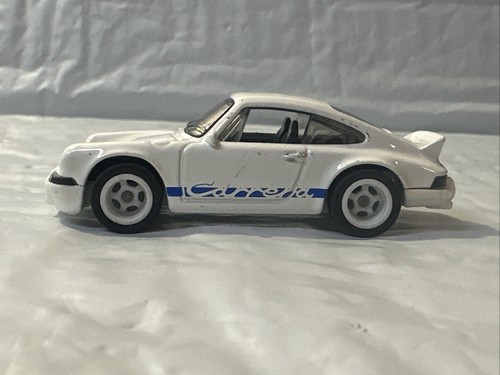 2023 Hot Wheels White Porsche 911 Carrera RS 2.7 With Rubber Tires Real RiderS - Picture 4 of 9