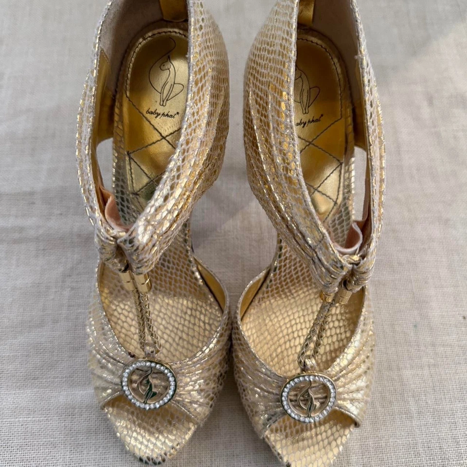 Tacones de plataforma vintage de piel de serpiente dorada Baby Phat con logotipo de estrás — talla 6,5 - Imagen 3 de 4