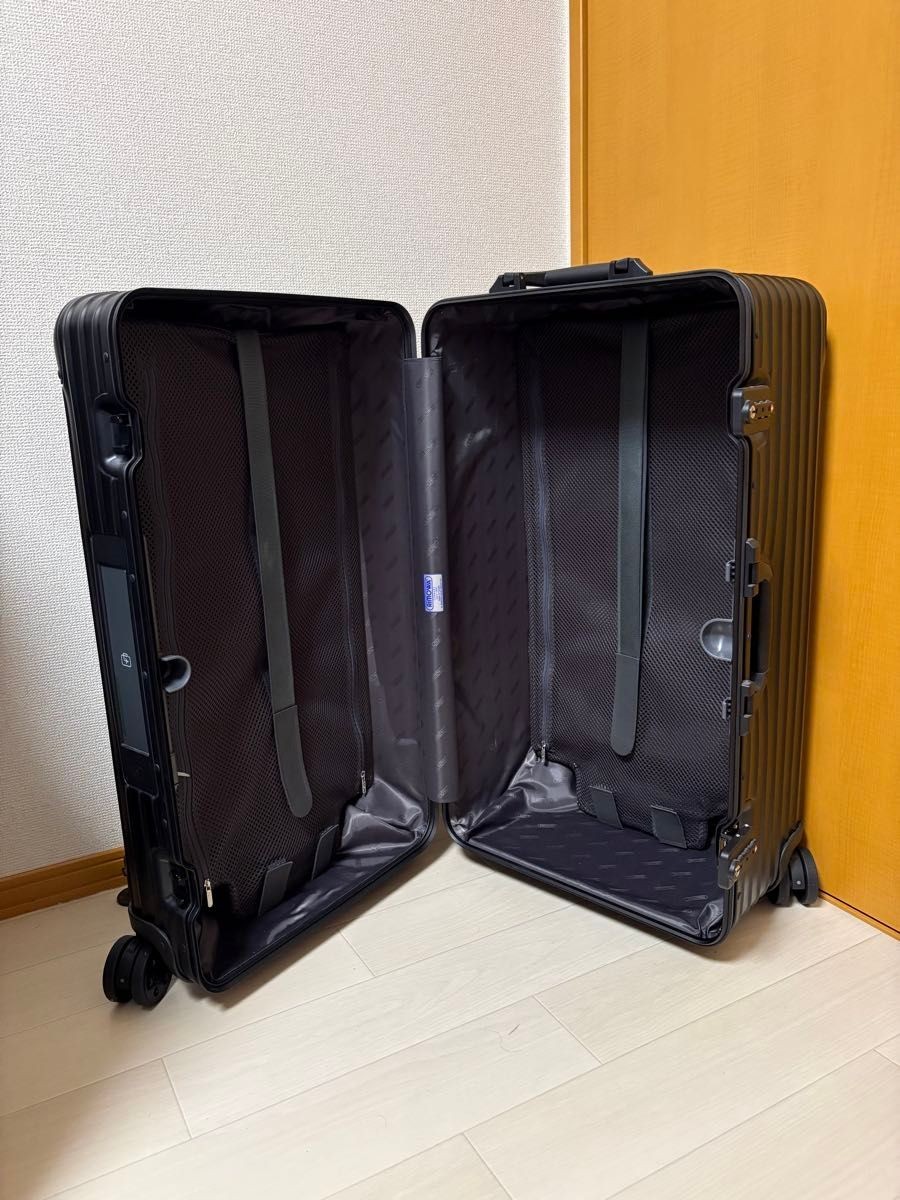 Rimowa Topas Stealth Sports 98L Black 4 wheels Carry Case Suitcase