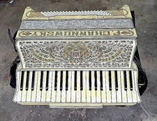 Rare Vintage Iorio Piano Accordion With Case Sounds Great!