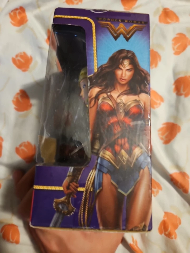 Литая 4-дюймовая фигурка DC Wonder Woman Queen Hippolyta Jada Toys Metals M290 - Изображение 4 из 4