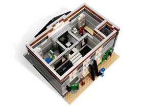 Alt of Lego Creator Expert: Town Hall (10224) With 2766 Pieces. Generic 🧱.Read!