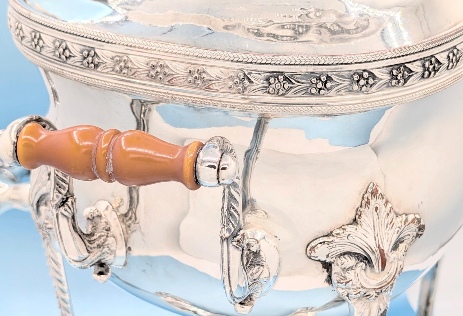 Victorian Antique Sheffield Silver Plate Tea Urn Samovar Hot Water Urn