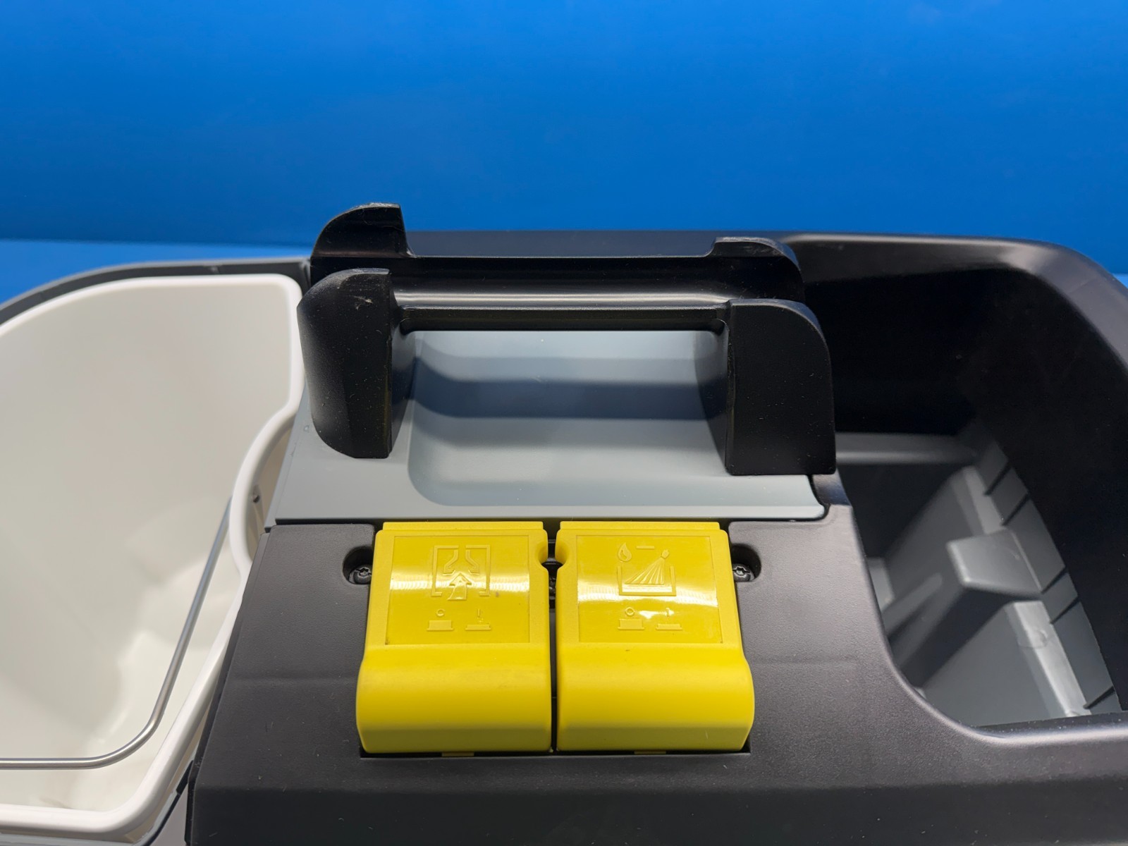 Karcher 1.100-133.0 Puzzi 10/1 120V Single Phase Commercial Carpet Extractor