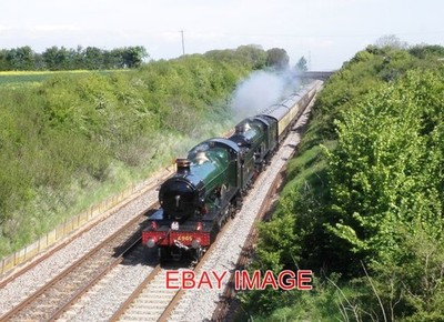 PHOTO  GWR HALL CLASS 4-6-0 NO 4965 ROOD ASHTON HALL AND GWR CASTLE CLASS 4-6-0