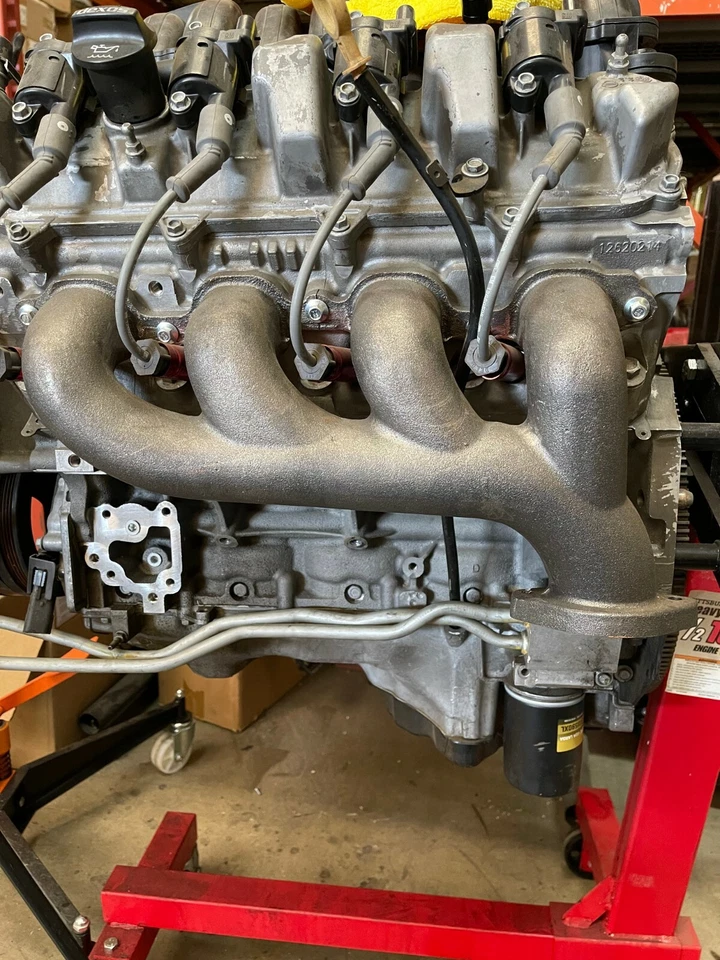 Colectores de escape de hierro fundido Chevrolet L83 LT 5,3 L - CRUDO sin recubrimiento Foto 2 de 4