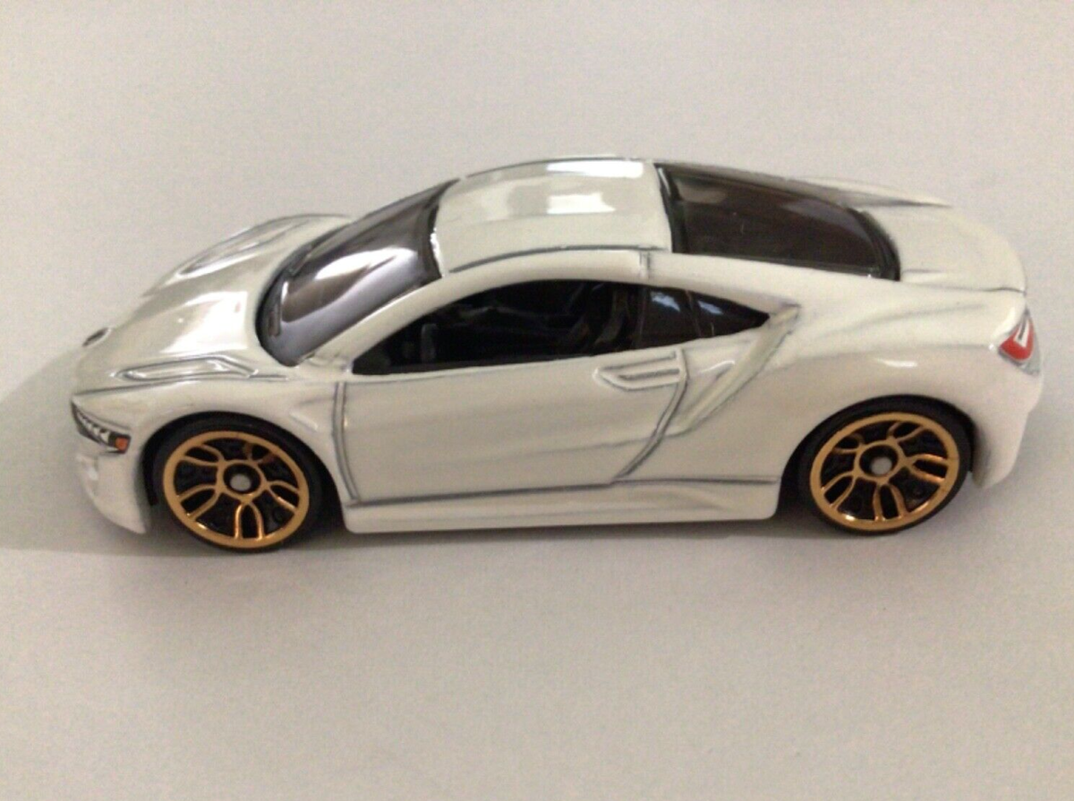 Hot Wheels 2017 Acura NSX WHITE package pull UNUSED no wear