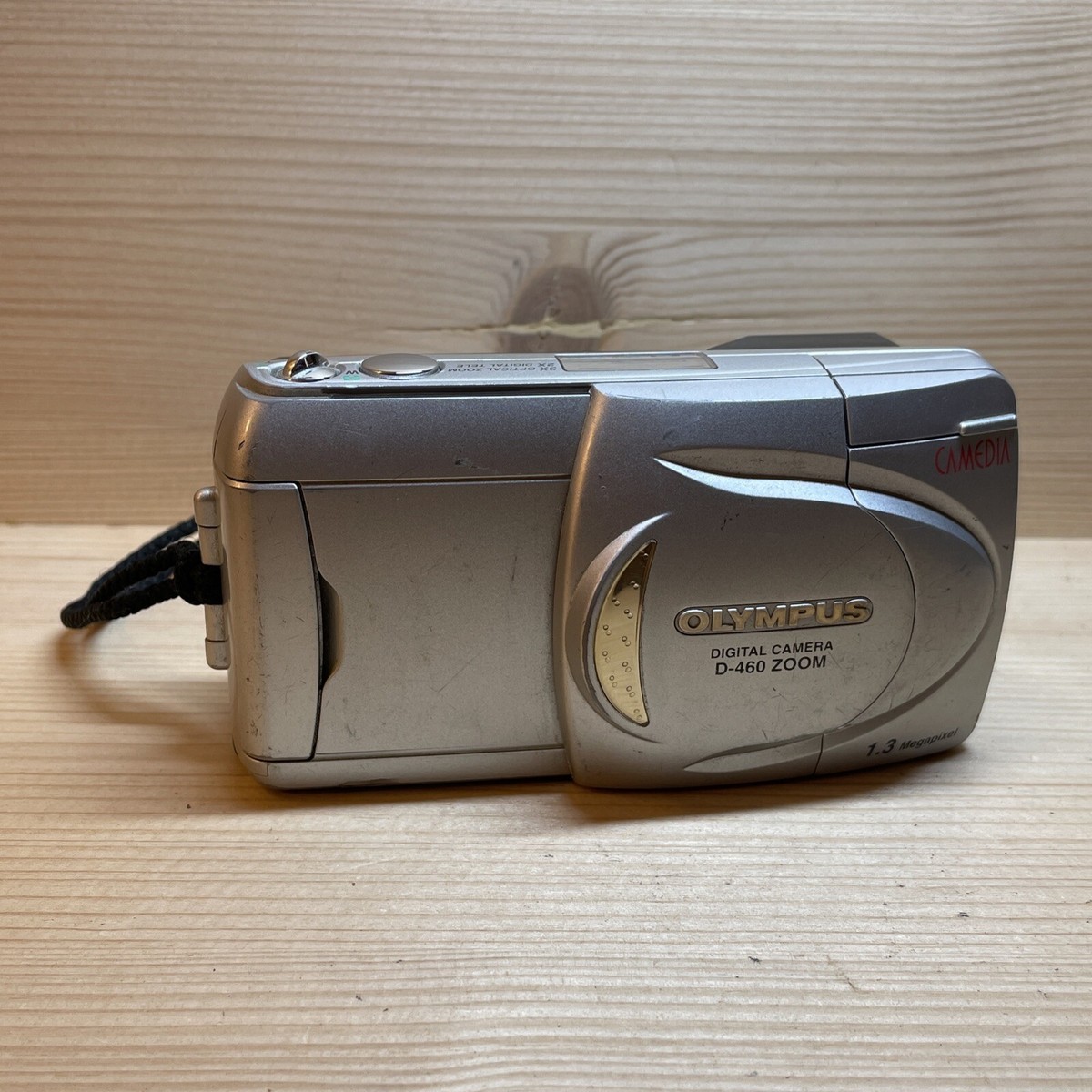 Olympus D-460 Zoom Silver 1.3 Mega Pixel Digital Camera with 3x