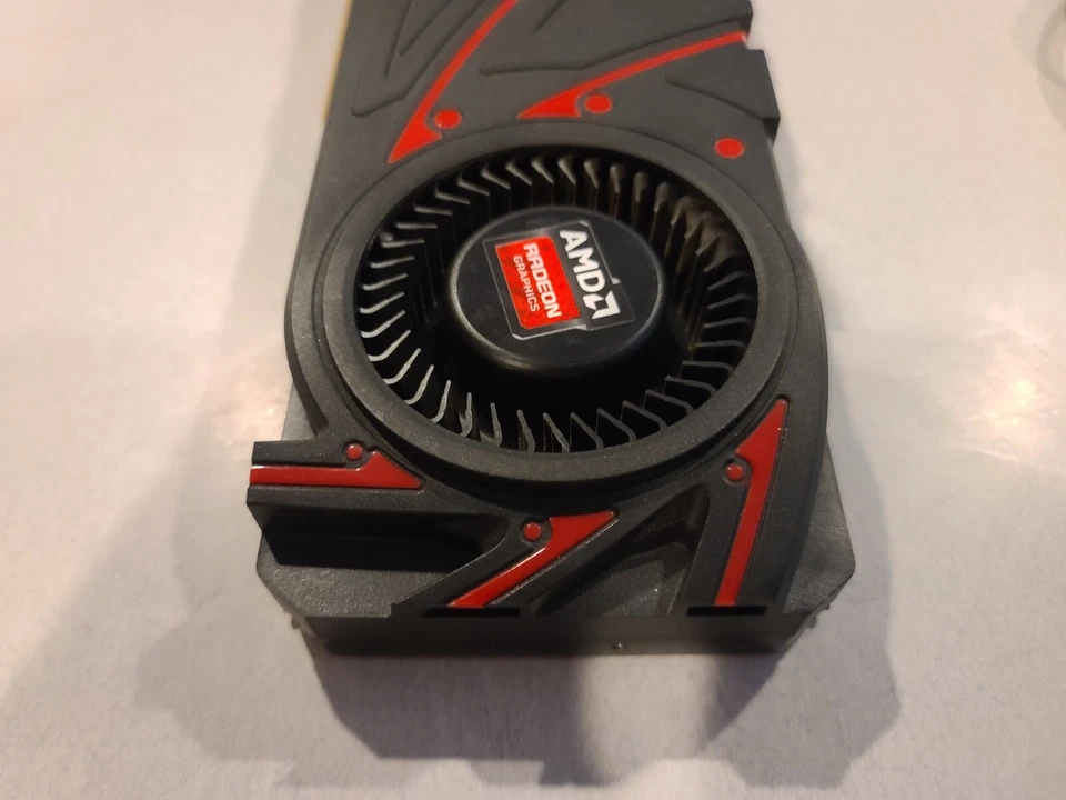 AMD Radeon R9 390X 8GB - Image 3 of 4