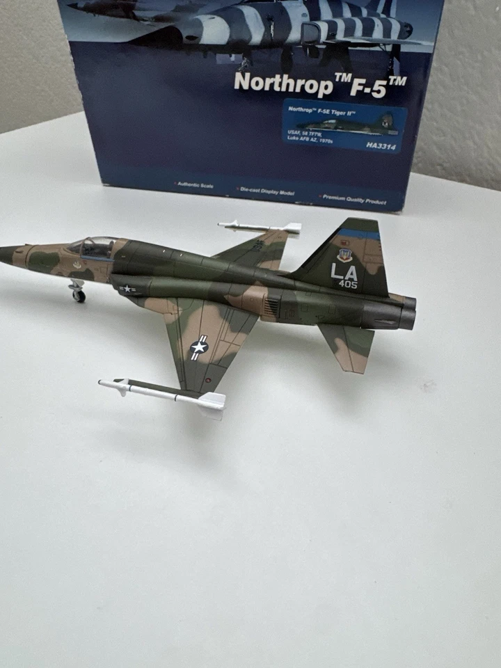 Hobby Master 1/72 Northrop F-5E Tiger II 58th TFTW HA3314 Luke AFB Scale Diecast - Image 3 of 4