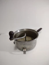 Vtg.. Foley MFG.  7"  2 Quart Masher,Strainer, Hand Crank. Pre-owned. Food Mill.